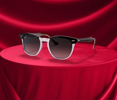 Sunglass Hut is an International Chain of Sunglass Stores Owned by Italian  Company Luxottica. Editorial Stock Photo - Image of facade, brand: 107660188