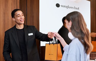 Profitez d'une expérience immersive-Découvrez l'appli Meta AI et profitez de l'aide de nos experts produits.