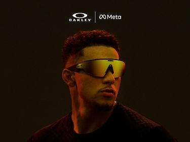 Oakley Meta-Discover Performance AI glasses.