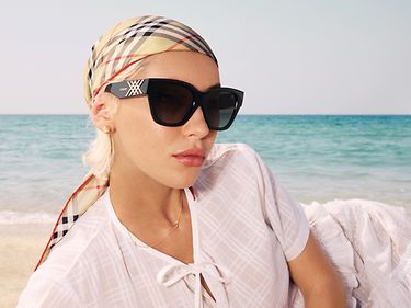 Burberry Primavera/Verano 2026-Siluetas atemporales con detalles distintivos.
