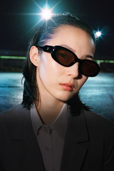 Miu Miu FW26-Elegancia sofisticada con un toque contemporáneo. Color exclusivo en Sunglass Hut.