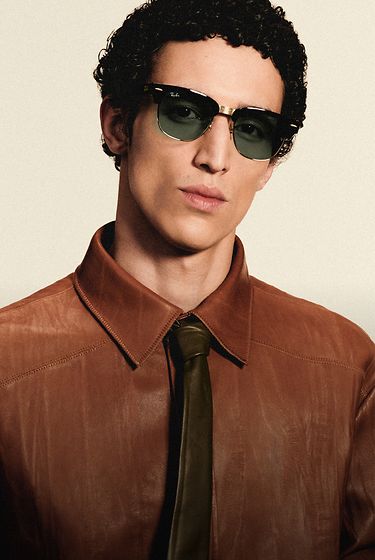 AI glasses made for audio-The legendary frame, redesigned with Meta AI.
