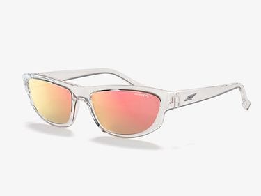 Eye-catching & eco-friendly -Step up your city look in ‘90s-inspired Arnette shades made of sustainable materials.