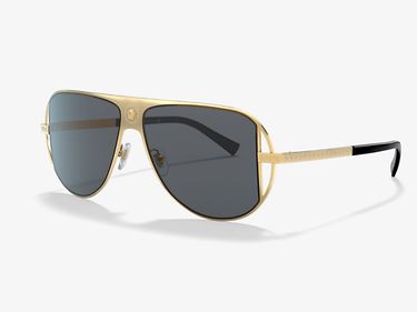 Pilot perfection -Go bigger and bolder in an oversized Versace pilot style featuring standout Medusa details. 